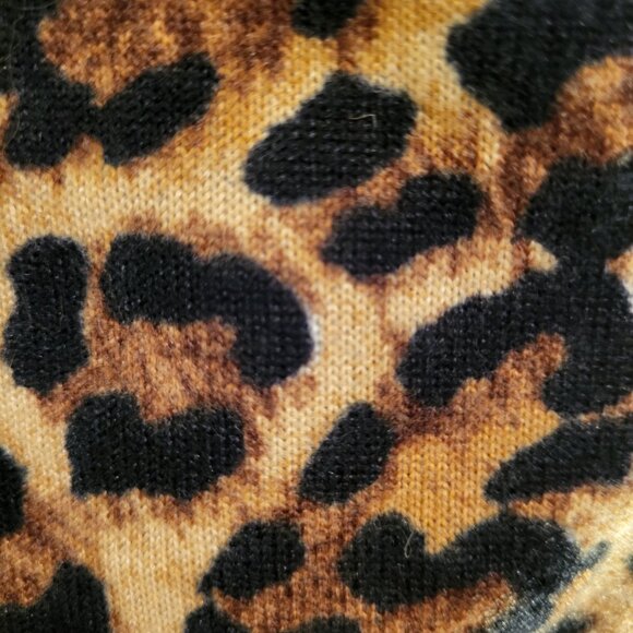 Suzanne Betro - Elegant flowy dress - Animal print - Size 1X - Picture 9 of 10